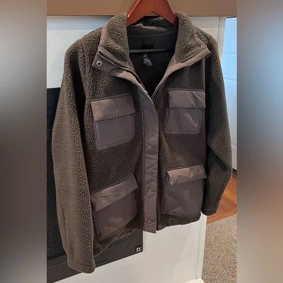 Vuori Brown Teddy Jacket - Picture 2 of 6